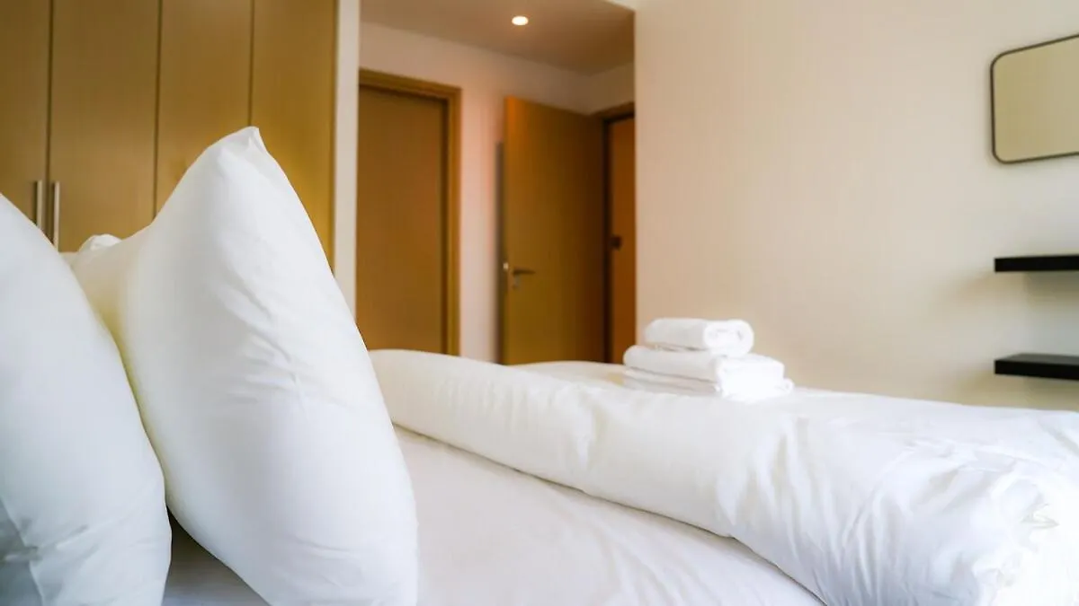 Holiday home Offers For Burj Royale Condo, Close To Dubai Mall