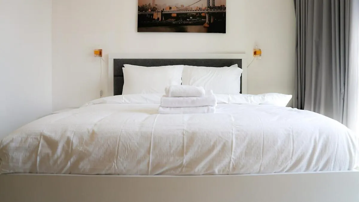 Holiday home Offers For Burj Royale Condo, Close To Dubai Mall